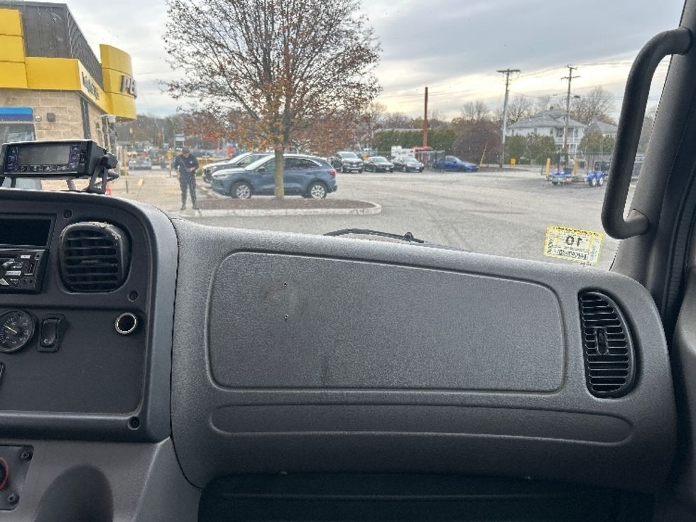 Refrigerated Truck-Light and Medium Duty Trucks-Freightliner-2019-M2-Chicopee-MA-271,245\n\t\tmiles-$ 33,500 - Image 21