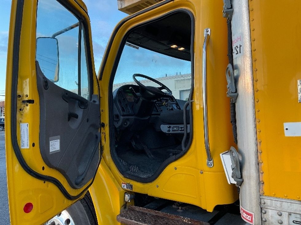 Refrigerated Truck-Light and Medium Duty Trucks-Freightliner-2019-M2-Chicopee-MA-275,877\n\t\tmiles-$ 25,750 - Image 16