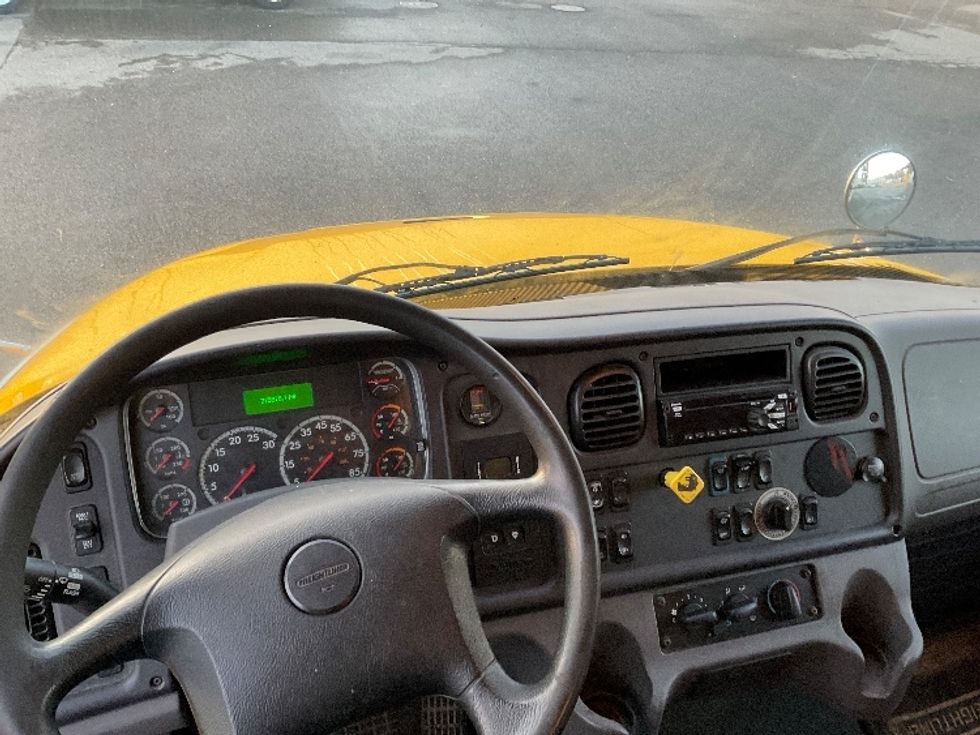 Refrigerated Truck-Light and Medium Duty Trucks-Freightliner-2019-M2-Chicopee-MA-275,877\n\t\tmiles-$ 25,750 - Image 18