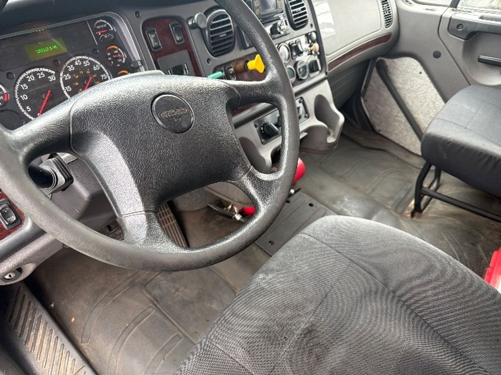 Refrigerated Truck-Light and Medium Duty Trucks-Freightliner-2019-M2-Chicopee-MA-276,886\n\t\tmiles-$ 50,250 - Image 16