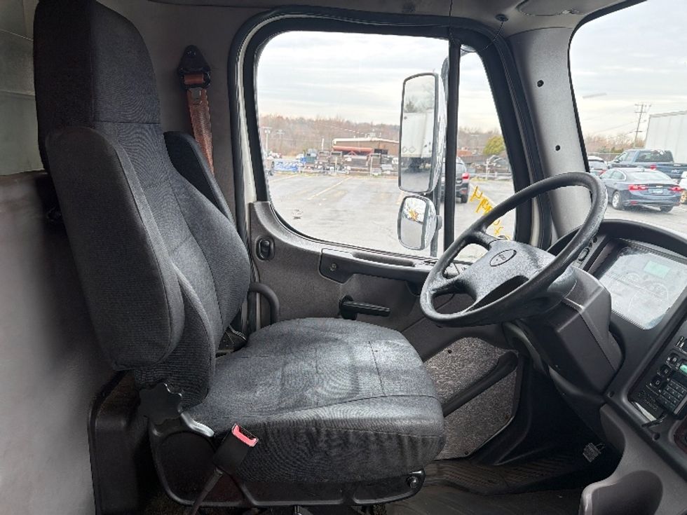Refrigerated Truck-Light and Medium Duty Trucks-Freightliner-2019-M2-Chicopee-MA-276,886\n\t\tmiles-$ 50,250 - Image 21