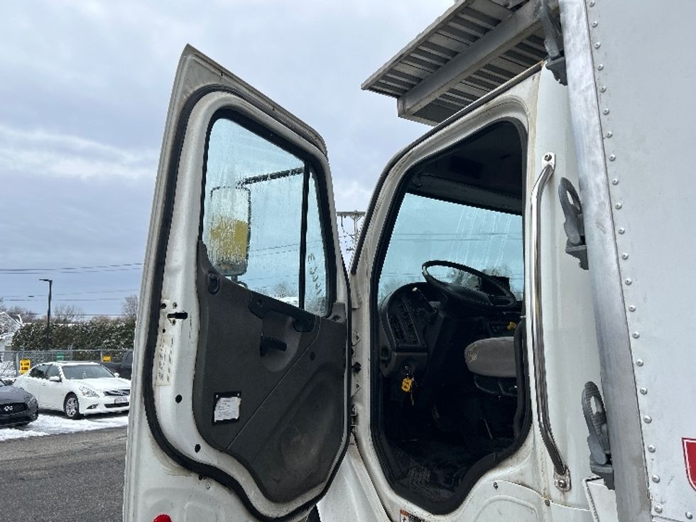 Refrigerated Truck-Light and Medium Duty Trucks-Freightliner-2019-M2-Chicopee-MA-282,689\n\t\tmiles-$ 25,250 - Image 16