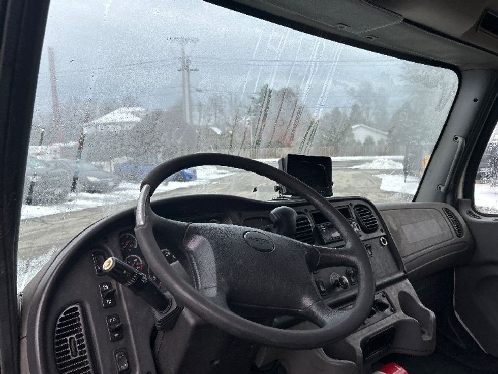 Refrigerated Truck-Light and Medium Duty Trucks-Freightliner-2019-M2-Chicopee-MA-282,689\n\t\tmiles-$ 25,250 - Image 17