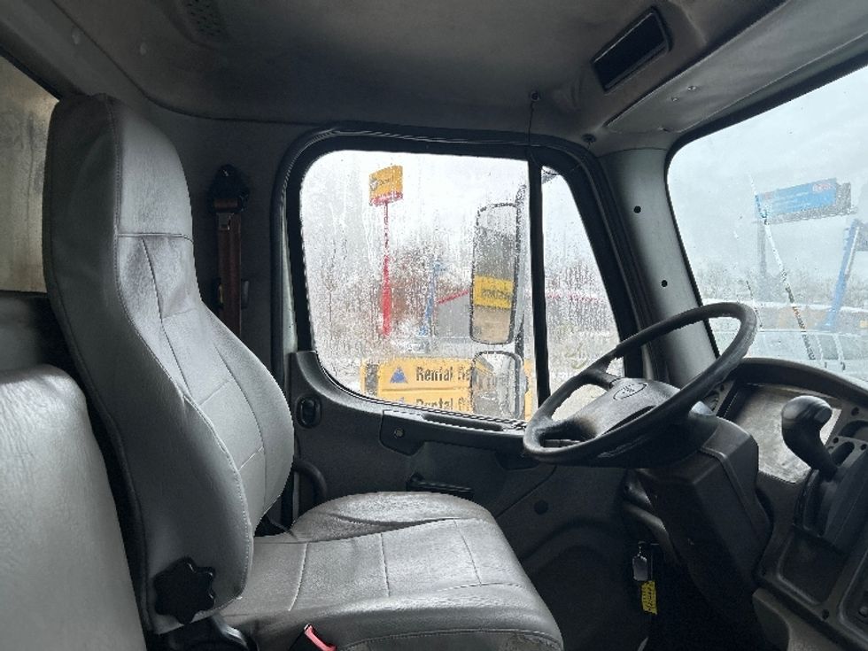 Refrigerated Truck-Light and Medium Duty Trucks-Freightliner-2019-M2-Chicopee-MA-282,689\n\t\tmiles-$ 25,250 - Image 22