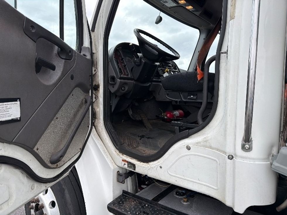 Refrigerated Truck-Light and Medium Duty Trucks-Freightliner-2019-M2-Chicopee-MA-289,010\n\t\tmiles-$ 47,250 - Image 15