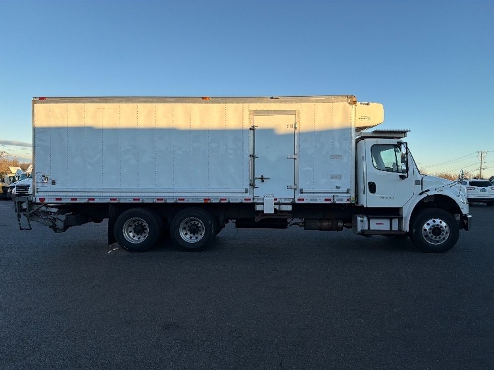 Refrigerated Truck-Light and Medium Duty Trucks-Freightliner-2019-M2-Chicopee-MA-300,328\n\t\tmiles-$ 44,250 - Image 14
