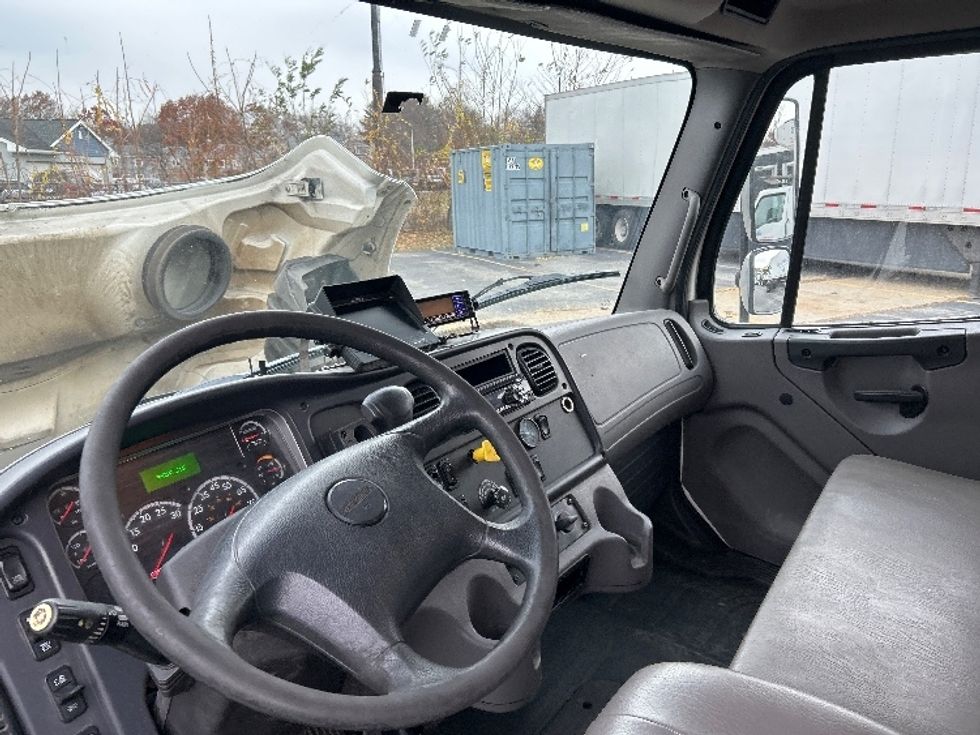Refrigerated Truck-Light and Medium Duty Trucks-Freightliner-2019-M2-Chicopee-MA-340,642\n\t\tmiles-$ 24,500 - Image 17