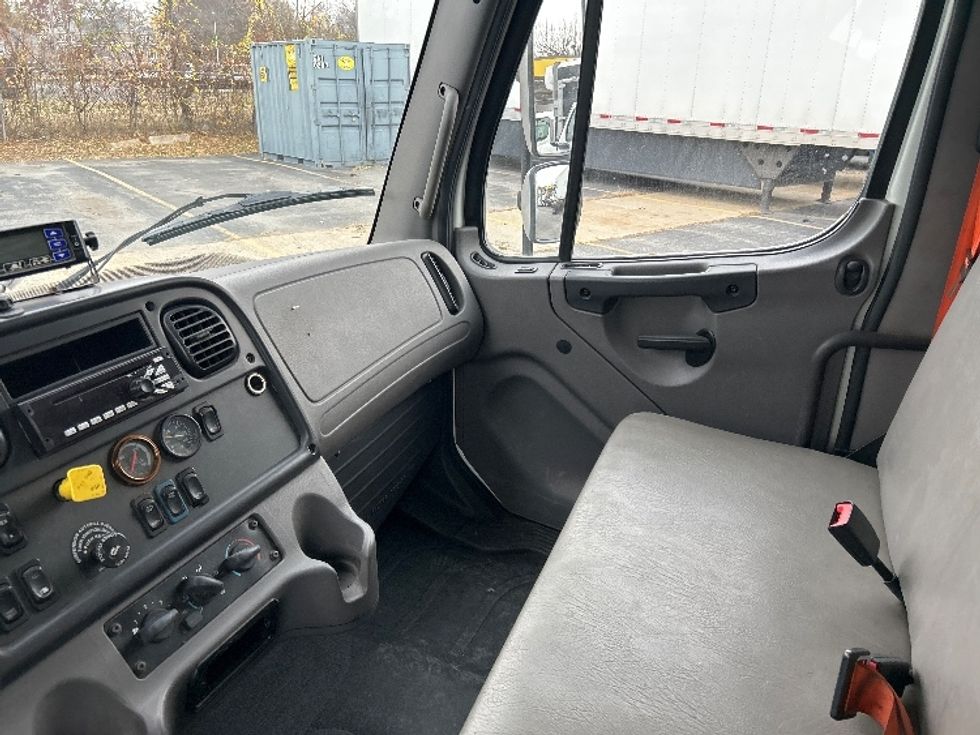 Refrigerated Truck-Light and Medium Duty Trucks-Freightliner-2019-M2-Chicopee-MA-340,642\n\t\tmiles-$ 24,500 - Image 19