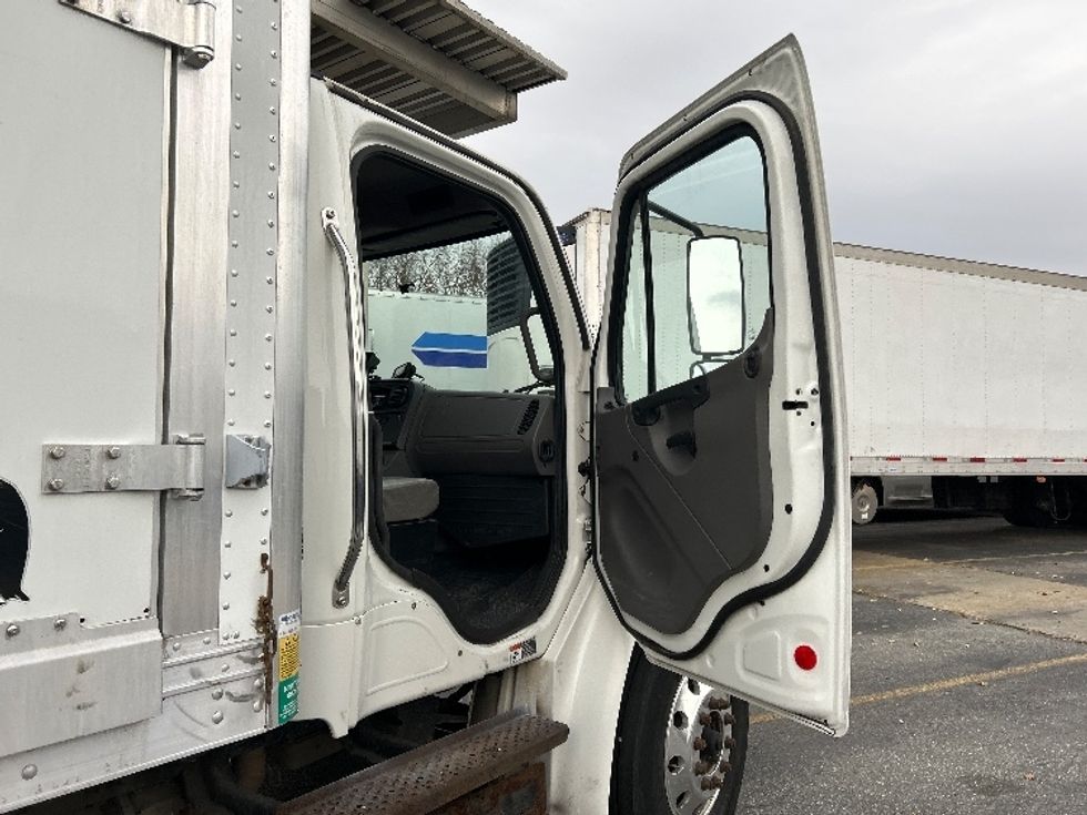 Refrigerated Truck-Light and Medium Duty Trucks-Freightliner-2019-M2-Chicopee-MA-340,642\n\t\tmiles-$ 24,500 - Image 20