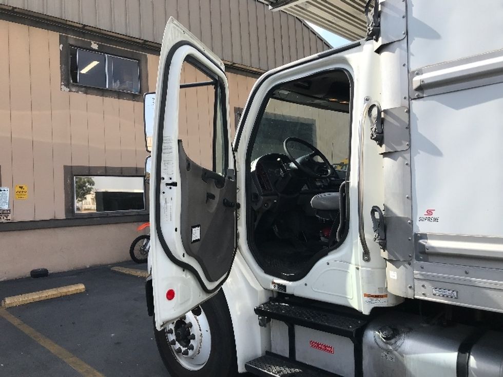 Refrigerated Truck-Light and Medium Duty Trucks-Freightliner-2019-M2-Chino-CA-158,971\n\t\tmiles-$ 68,250 - Image 16