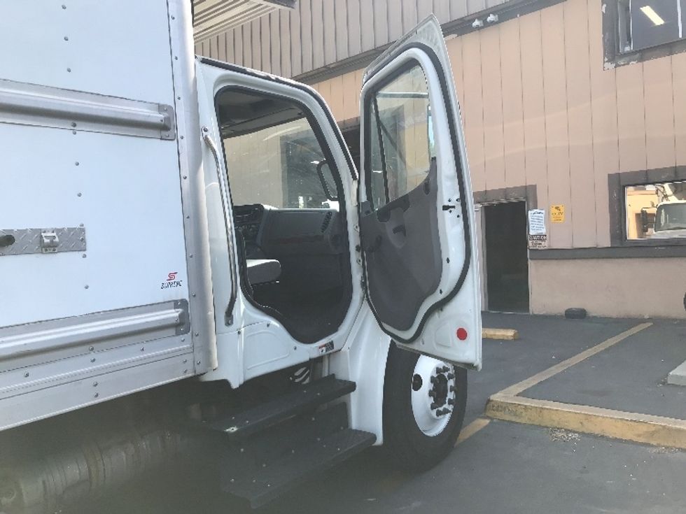 Refrigerated Truck-Light and Medium Duty Trucks-Freightliner-2019-M2-Chino-CA-158,971\n\t\tmiles-$ 68,250 - Image 20