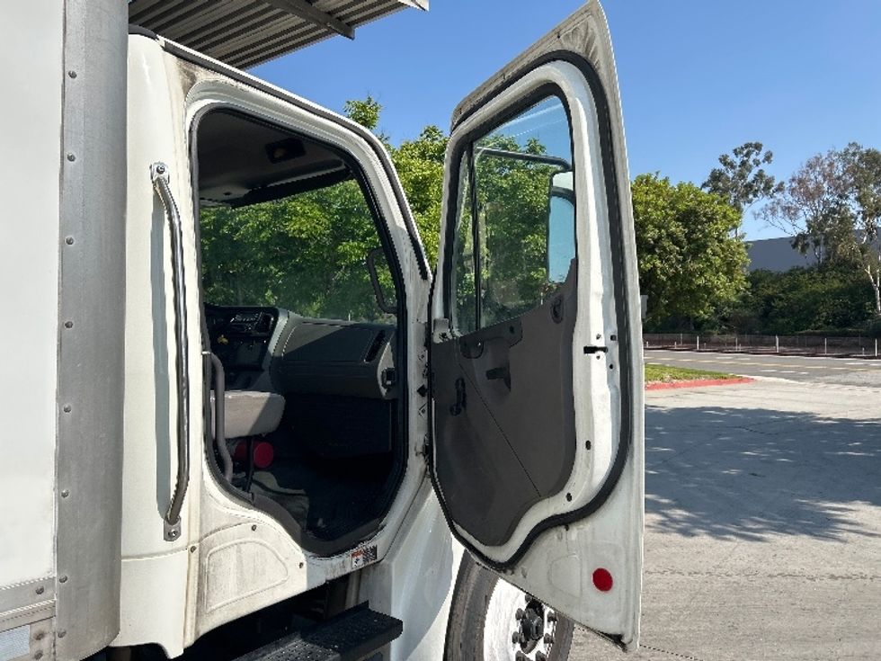 Refrigerated Truck-Light and Medium Duty Trucks-Freightliner-2019-M2-City Of Industry-CA-236,617\n\t\tmiles-$ 47,750 - Image 19