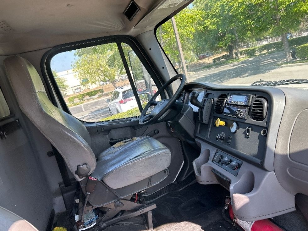 Refrigerated Truck-Light and Medium Duty Trucks-Freightliner-2019-M2-City Of Industry-CA-236,617\n\t\tmiles-$ 47,750 - Image 21