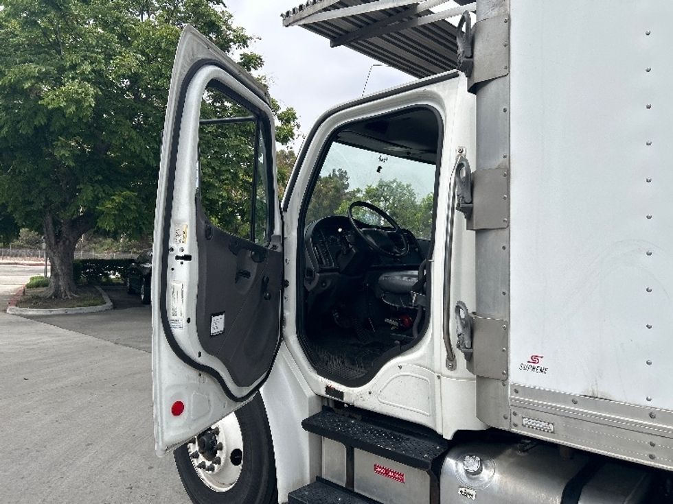 Refrigerated Truck-Light and Medium Duty Trucks-Freightliner-2019-M2-City Of Industry-CA-276,393\n\t\tmiles-$ 42,000 - Image 15
