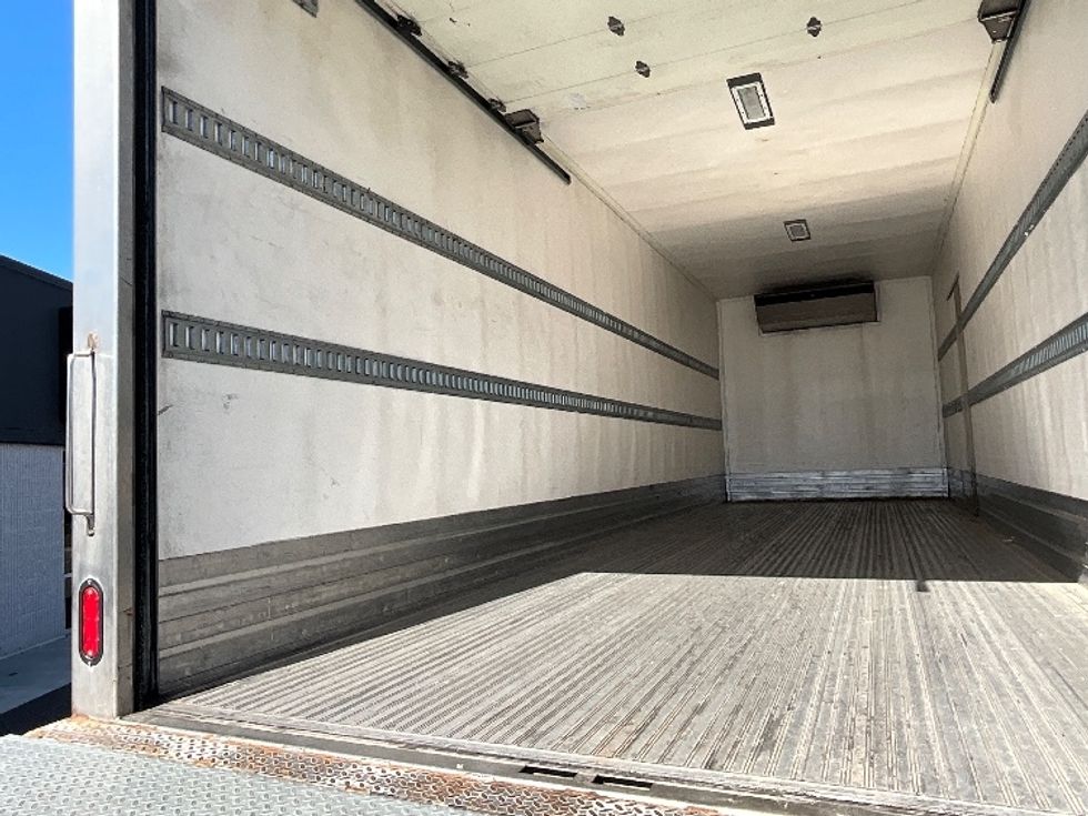 Refrigerated Truck-Light and Medium Duty Trucks-Freightliner-2019-M2-Clackamas-OR-189,249\n\t\tmiles-$ 57,500 - Image 11
