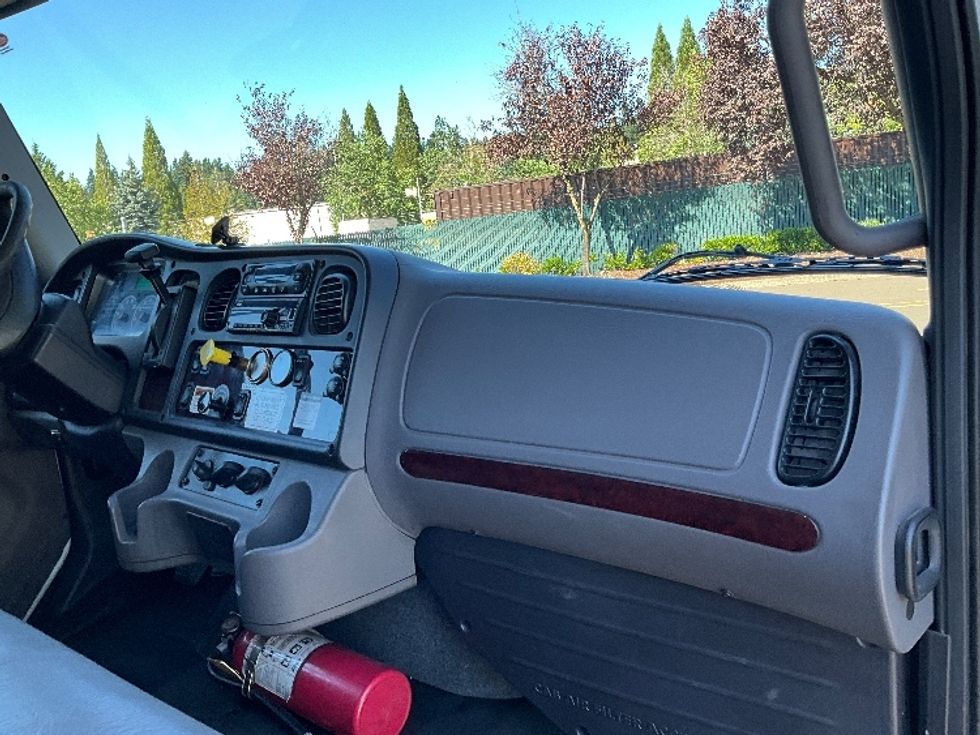 2019 Freightliner M2 106 Medium Duty photo 17