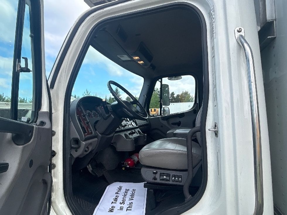 Refrigerated Truck-Light and Medium Duty Trucks-Freightliner-2019-M2-Clackamas-OR-295,701\n\t\tmiles-$ 47,000 - Image 16