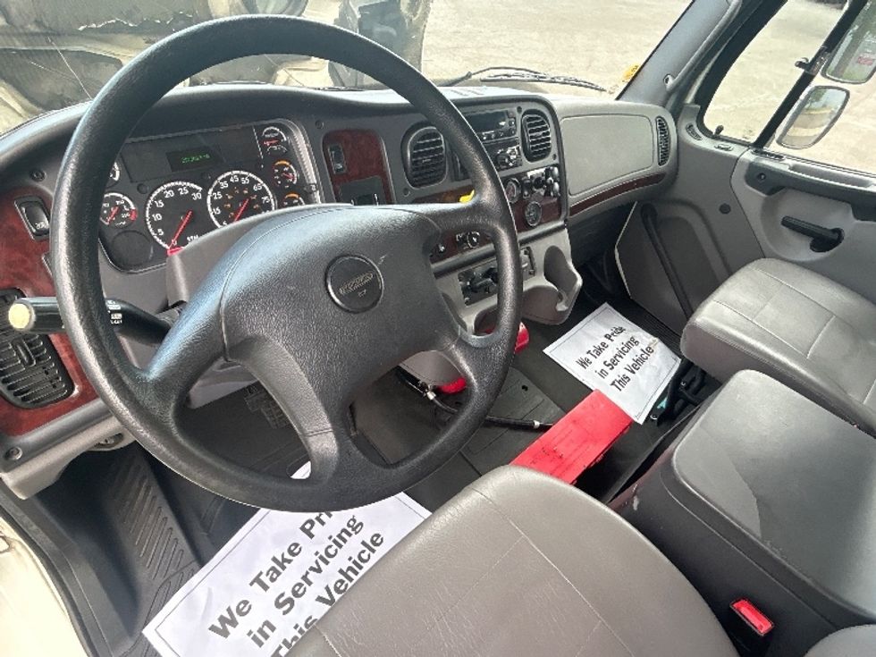 Refrigerated Truck-Light and Medium Duty Trucks-Freightliner-2019-M2-Clackamas-OR-295,701\n\t\tmiles-$ 47,000 - Image 17