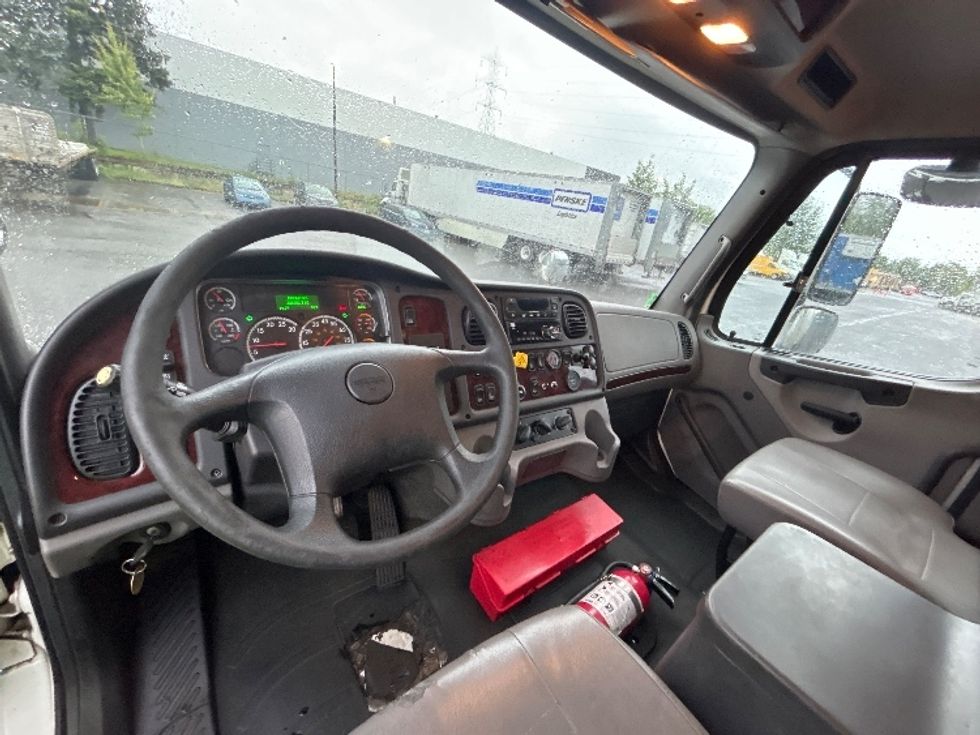 Refrigerated Truck-Light and Medium Duty Trucks-Freightliner-2019-M2-Clackamas-OR-326,140\n\t\tmiles-$ 40,250 - Image 17