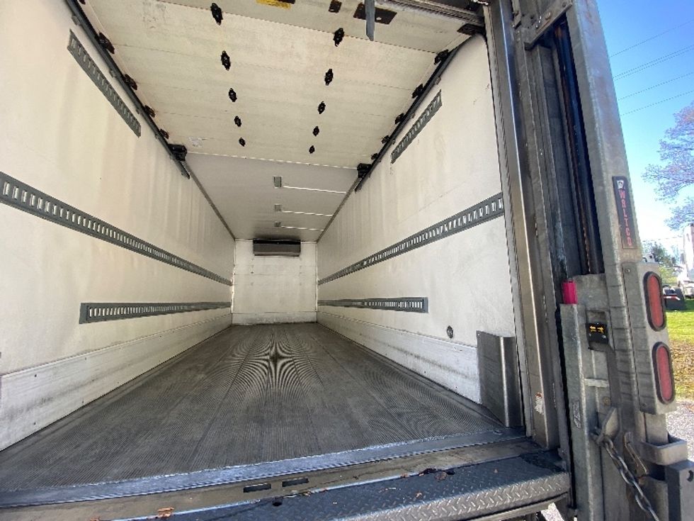 Refrigerated Truck-Light and Medium Duty Trucks-Freightliner-2019-M2-Cleveland-TN-175,621\n\t\tmiles-$ 56,250 - Image 12