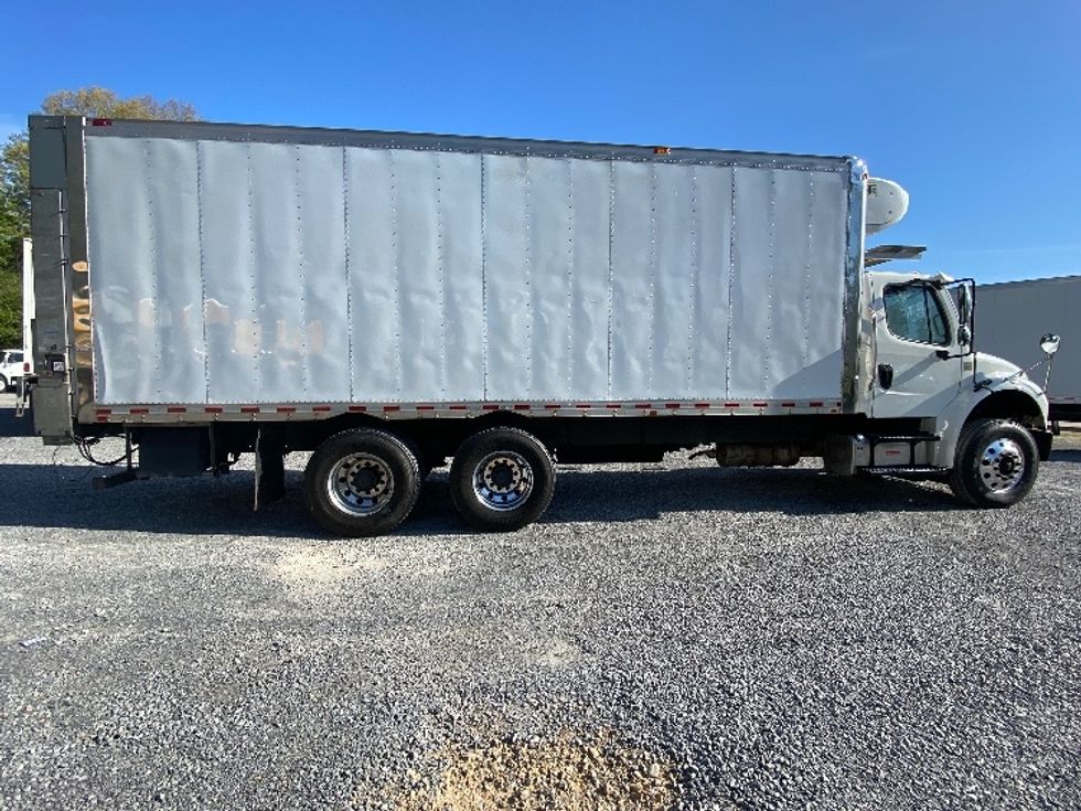 Refrigerated Truck-Light and Medium Duty Trucks-Freightliner-2019-M2-Cleveland-TN-175,621\n\t\tmiles-$ 56,250 - Image 15