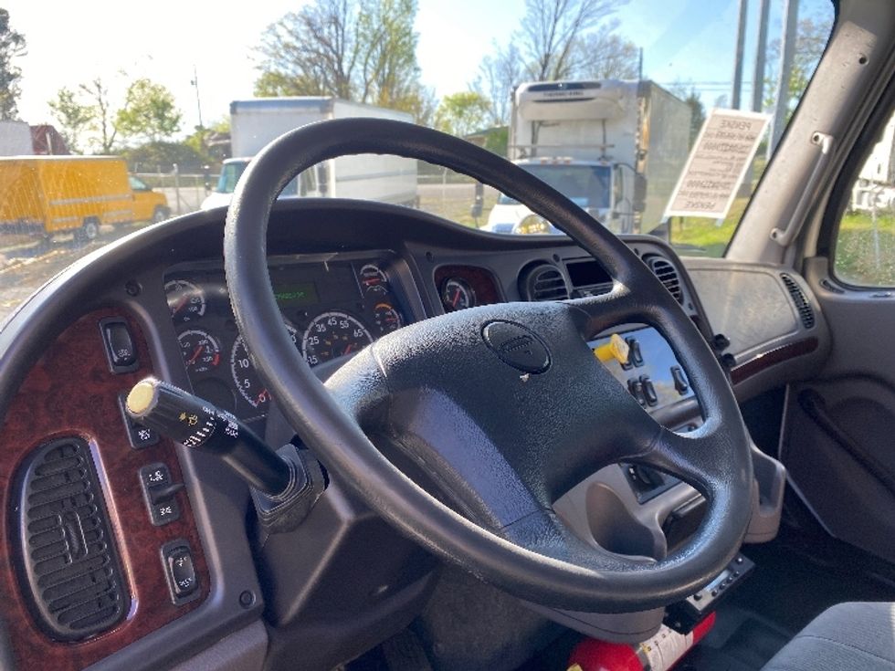 Refrigerated Truck-Light and Medium Duty Trucks-Freightliner-2019-M2-Cleveland-TN-175,621\n\t\tmiles-$ 56,250 - Image 17
