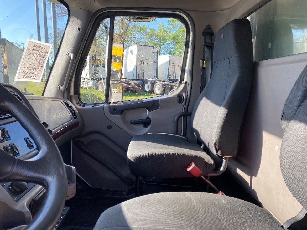 Refrigerated Truck-Light and Medium Duty Trucks-Freightliner-2019-M2-Cleveland-TN-175,621\n\t\tmiles-$ 56,250 - Image 19