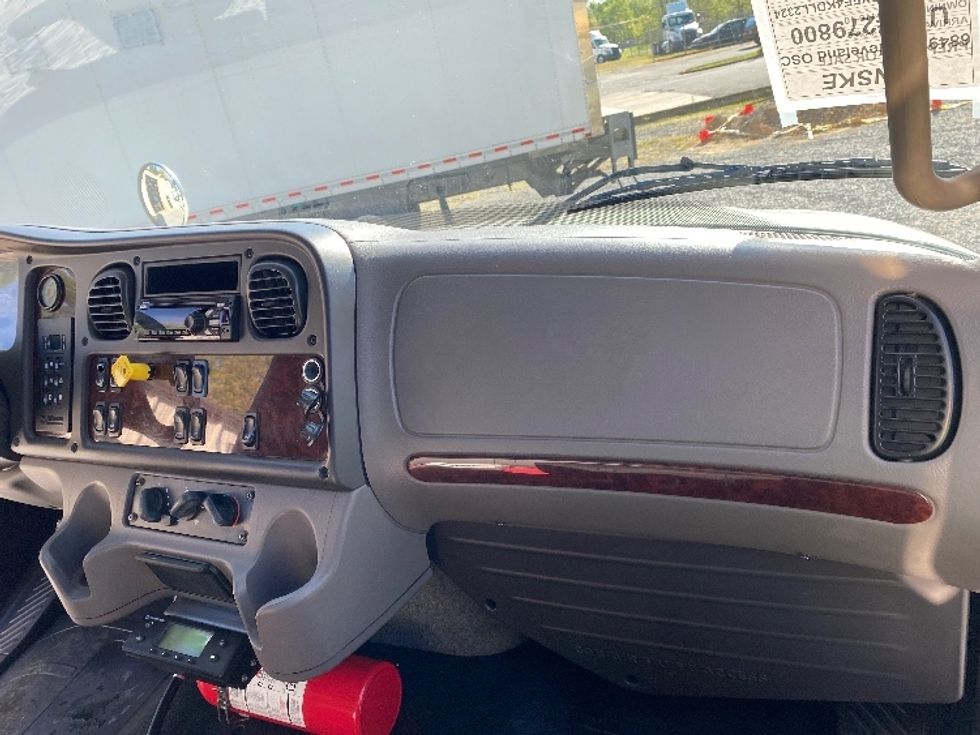 Refrigerated Truck-Light and Medium Duty Trucks-Freightliner-2019-M2-Cleveland-TN-175,621\n\t\tmiles-$ 56,250 - Image 21