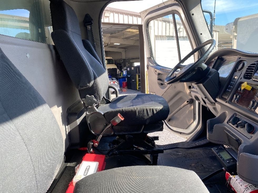 Refrigerated Truck-Light and Medium Duty Trucks-Freightliner-2019-M2-Cleveland-TN-175,621\n\t\tmiles-$ 56,250 - Image 22