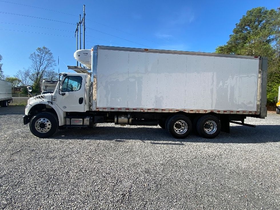 Refrigerated Truck-Light and Medium Duty Trucks-Freightliner-2019-M2-Cleveland-TN-175,621\n\t\tmiles-$ 56,250 - Image 4