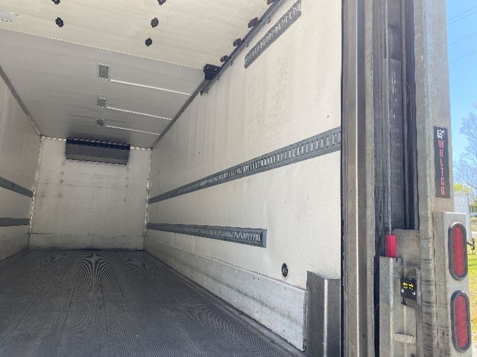 Refrigerated Truck-Light and Medium Duty Trucks-Freightliner-2019-M2-Cleveland-TN-189,300\n\t\tmiles-$ 55,750 - Image 12