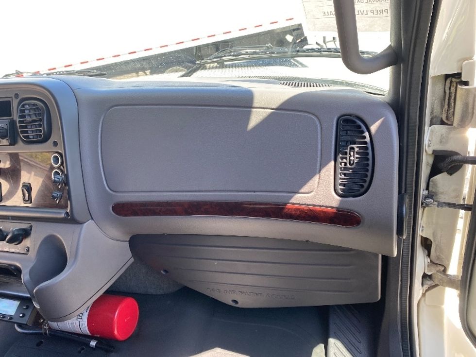 Refrigerated Truck-Light and Medium Duty Trucks-Freightliner-2019-M2-Cleveland-TN-189,300\n\t\tmiles-$ 55,750 - Image 21