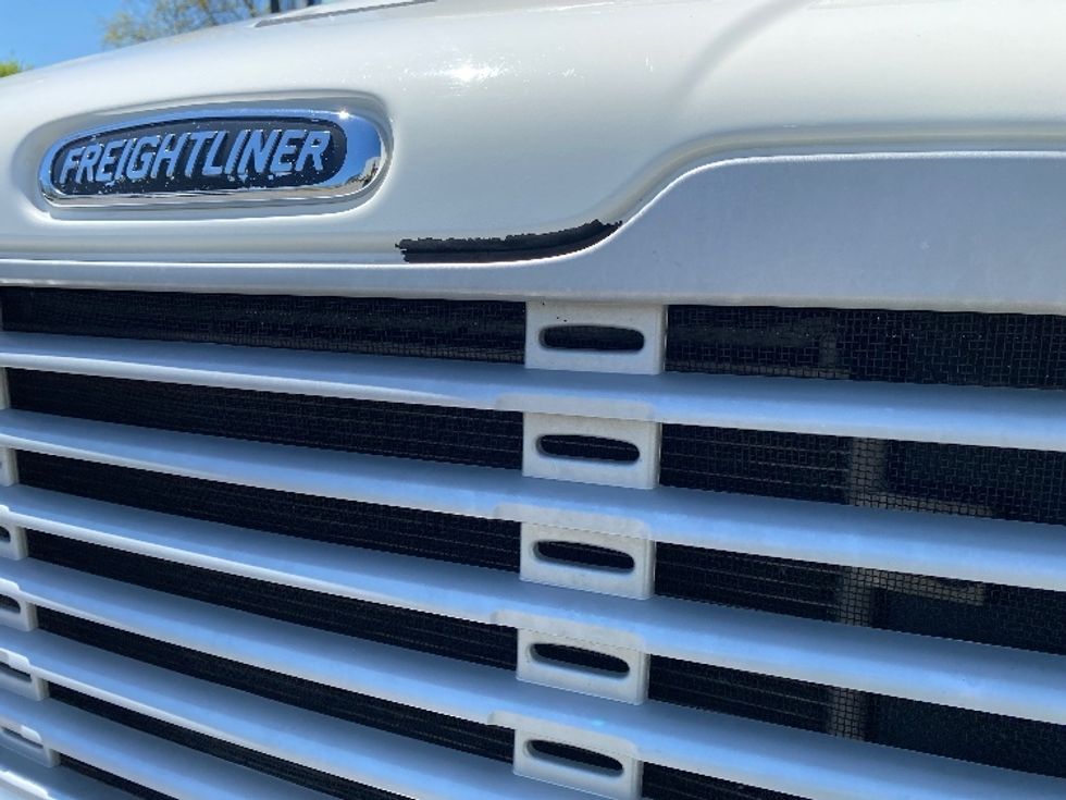 Refrigerated Truck-Light and Medium Duty Trucks-Freightliner-2019-M2-Cleveland-TN-189,300\n\t\tmiles-$ 55,750 - Image 27