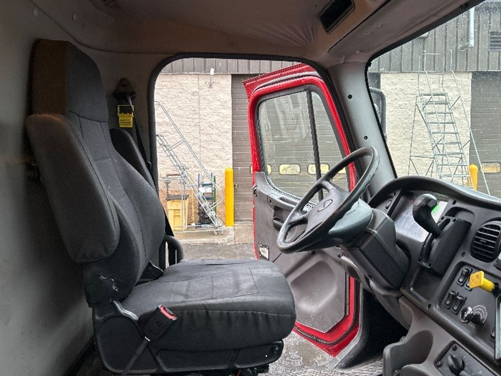 Refrigerated Truck-Light and Medium Duty Trucks-Freightliner-2019-M2-Columbus-OH-120,120\n\t\tmiles-$ 58,250 - Image 20