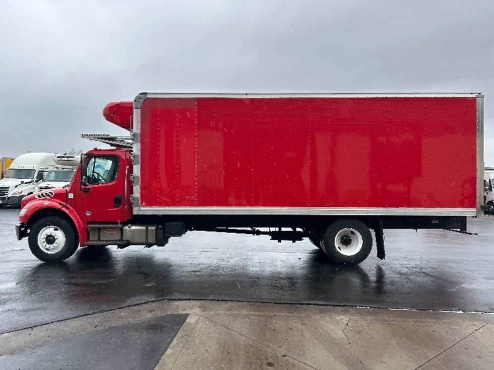 Refrigerated Truck-Light and Medium Duty Trucks-Freightliner-2019-M2-Columbus-OH-120,120\n\t\tmiles-$ 58,250 - Image 4