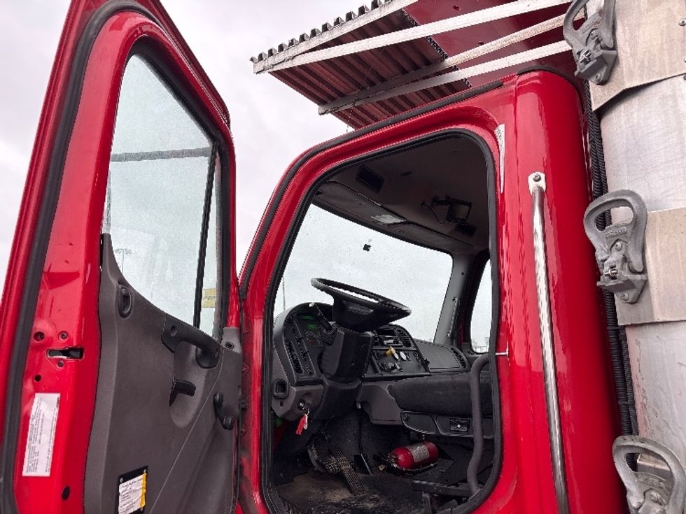 Refrigerated Truck-Light and Medium Duty Trucks-Freightliner-2019-M2-Columbus-OH-147,163\n\t\tmiles-$ 55,250 - Image 15