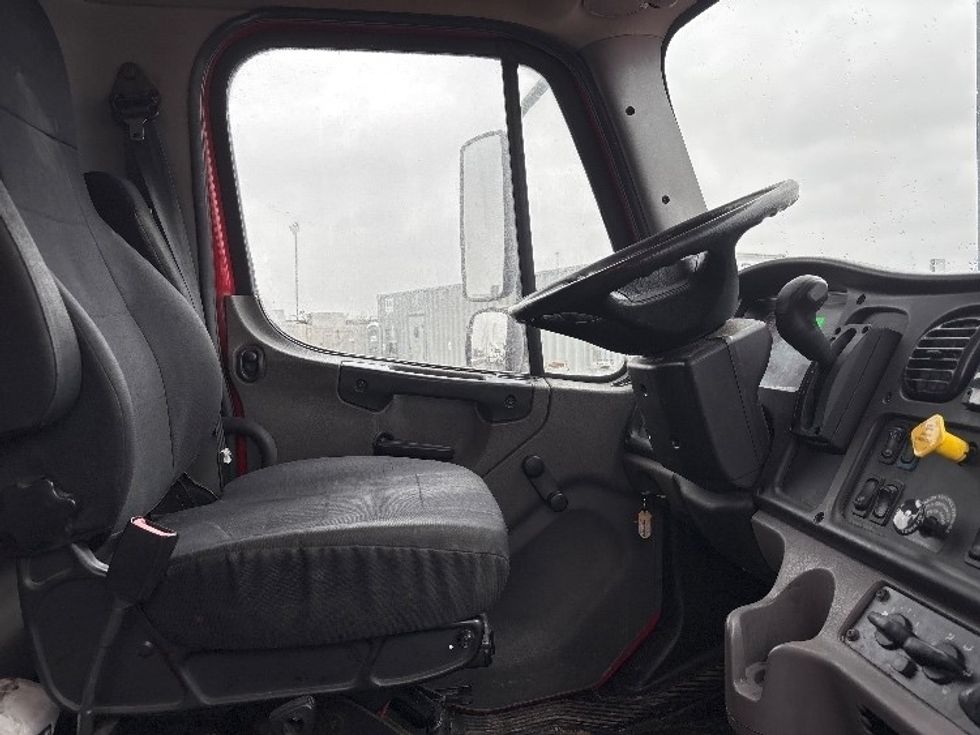 Refrigerated Truck-Light and Medium Duty Trucks-Freightliner-2019-M2-Columbus-OH-147,163\n\t\tmiles-$ 55,250 - Image 21