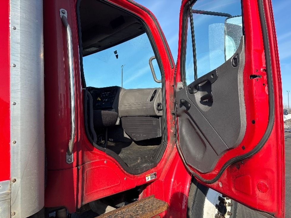 Refrigerated Truck-Light and Medium Duty Trucks-Freightliner-2019-M2-Columbus-OH-160,611\n\t\tmiles-$ 53,750 - Image 19
