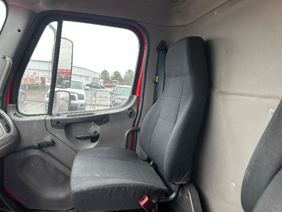 Refrigerated Truck-Light and Medium Duty Trucks-Freightliner-2019-M2-Columbus-OH-187,811\n\t\tmiles-$ 51,000 - Image 18
