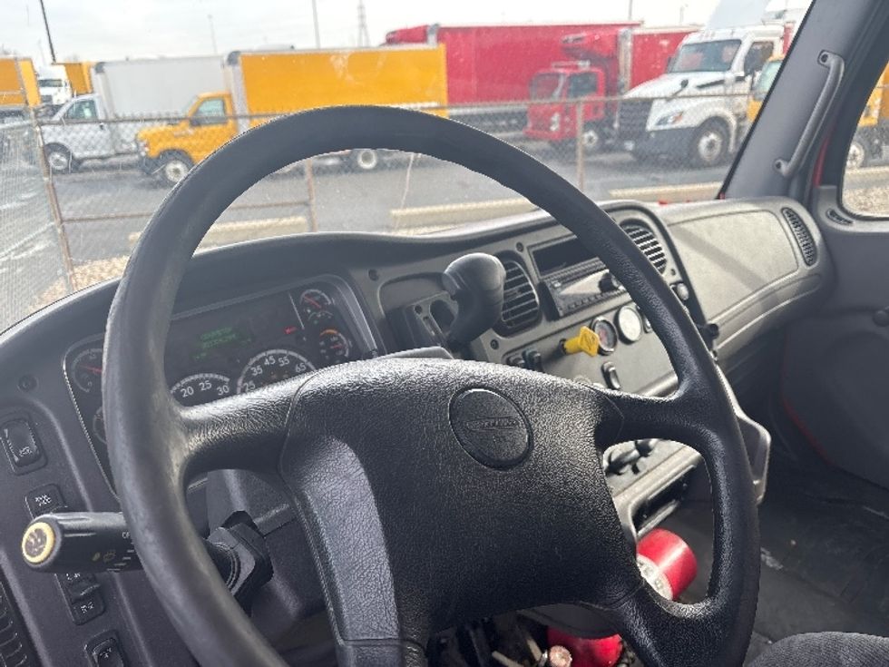 Refrigerated Truck-Light and Medium Duty Trucks-Freightliner-2019-M2-Columbus-OH-203,152\n\t\tmiles-$ 49,250 - Image 16