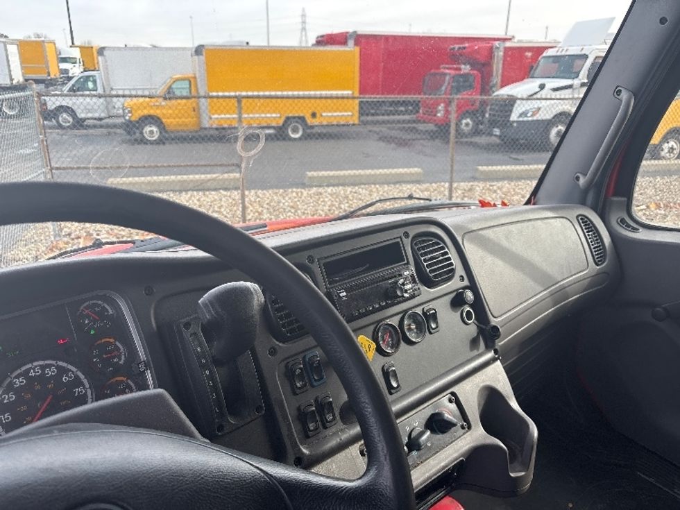 Refrigerated Truck-Light and Medium Duty Trucks-Freightliner-2019-M2-Columbus-OH-203,152\n\t\tmiles-$ 49,250 - Image 17