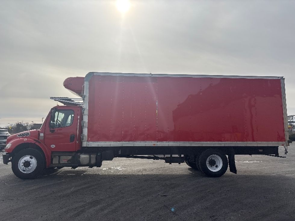 Refrigerated Truck-Light and Medium Duty Trucks-Freightliner-2019-M2-Columbus-OH-203,152\n\t\tmiles-$ 49,250 - Image 4