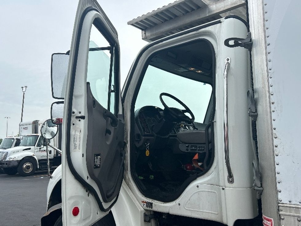 Refrigerated Truck-Light and Medium Duty Trucks-Freightliner-2019-M2-Columbus-OH-255,174\n\t\tmiles-$ 48,750 - Image 16