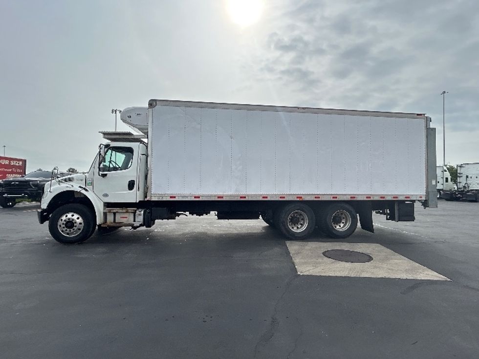 Refrigerated Truck-Light and Medium Duty Trucks-Freightliner-2019-M2-Columbus-OH-255,174\n\t\tmiles-$ 48,750 - Image 4