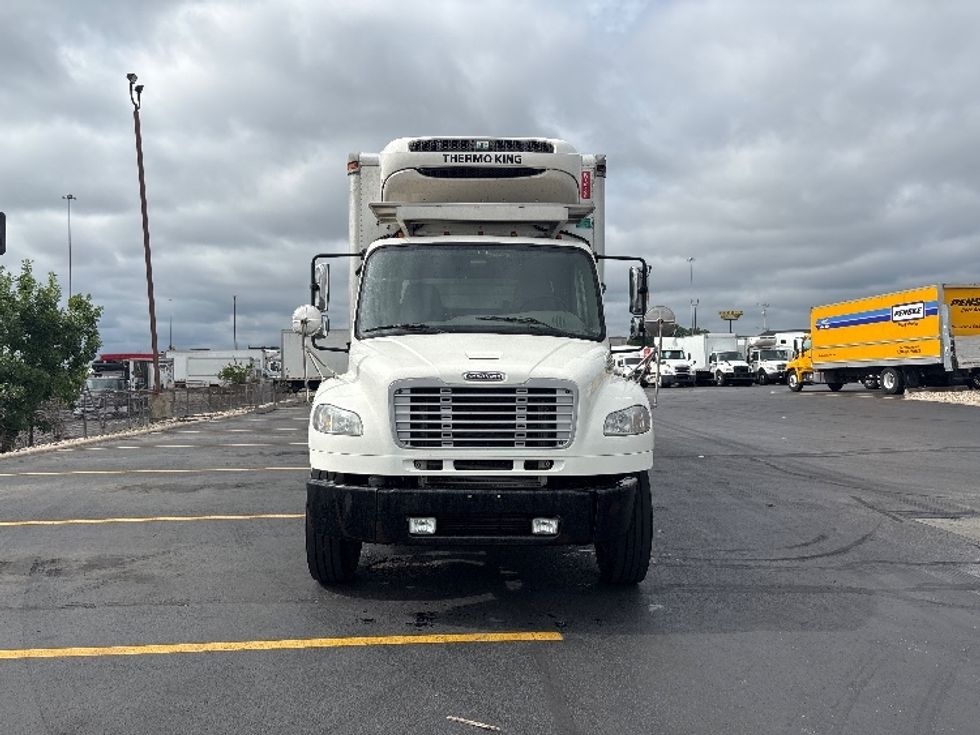 Refrigerated Truck-Light and Medium Duty Trucks-Freightliner-2019-M2-Columbus-OH-349,787\n\t\tmiles-$ 33,500 - Image 2