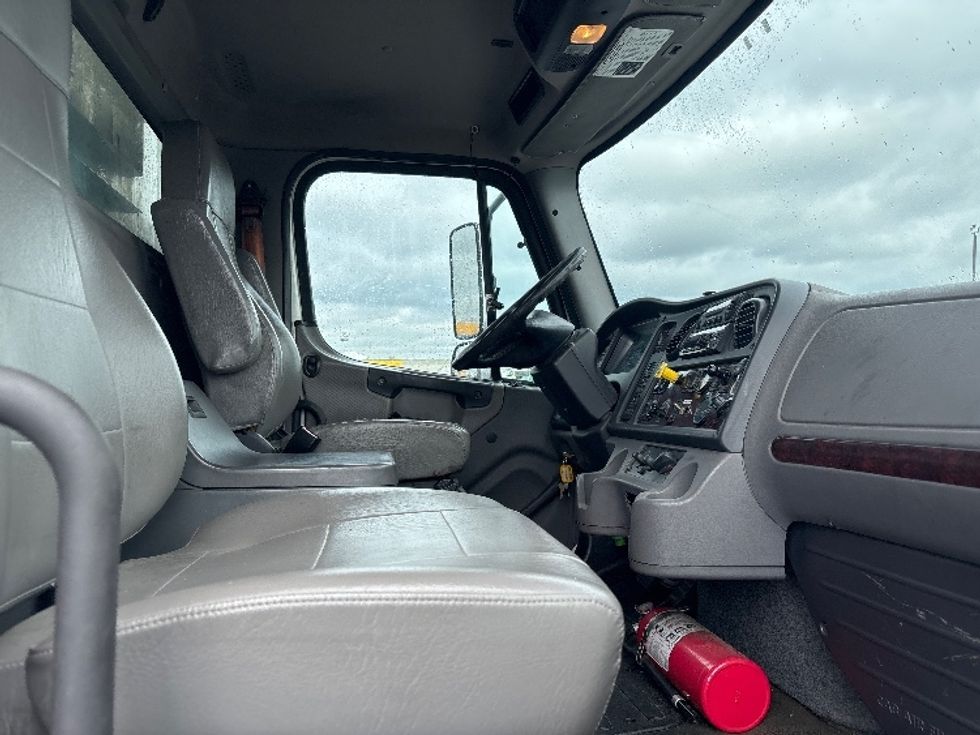 Refrigerated Truck-Light and Medium Duty Trucks-Freightliner-2019-M2-Columbus-OH-349,787\n\t\tmiles-$ 33,500 - Image 22