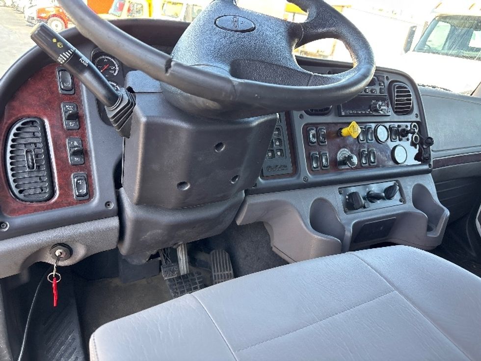 Refrigerated Truck-Light and Medium Duty Trucks-Freightliner-2019-M2-Columbus-OH-367,834\n\t\tmiles-$ 30,500 - Image 18