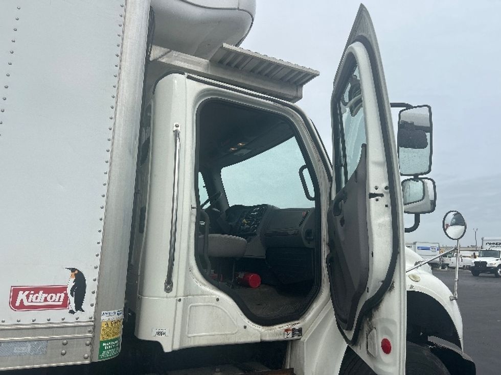 Refrigerated Truck-Light and Medium Duty Trucks-Freightliner-2019-M2-Columbus-OH-367,834\n\t\tmiles-$ 30,500 - Image 20