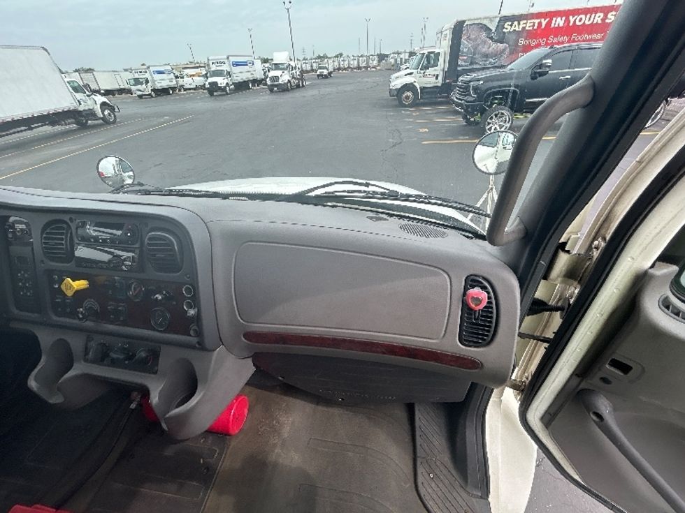 Refrigerated Truck-Light and Medium Duty Trucks-Freightliner-2019-M2-Columbus-OH-367,834\n\t\tmiles-$ 30,500 - Image 21