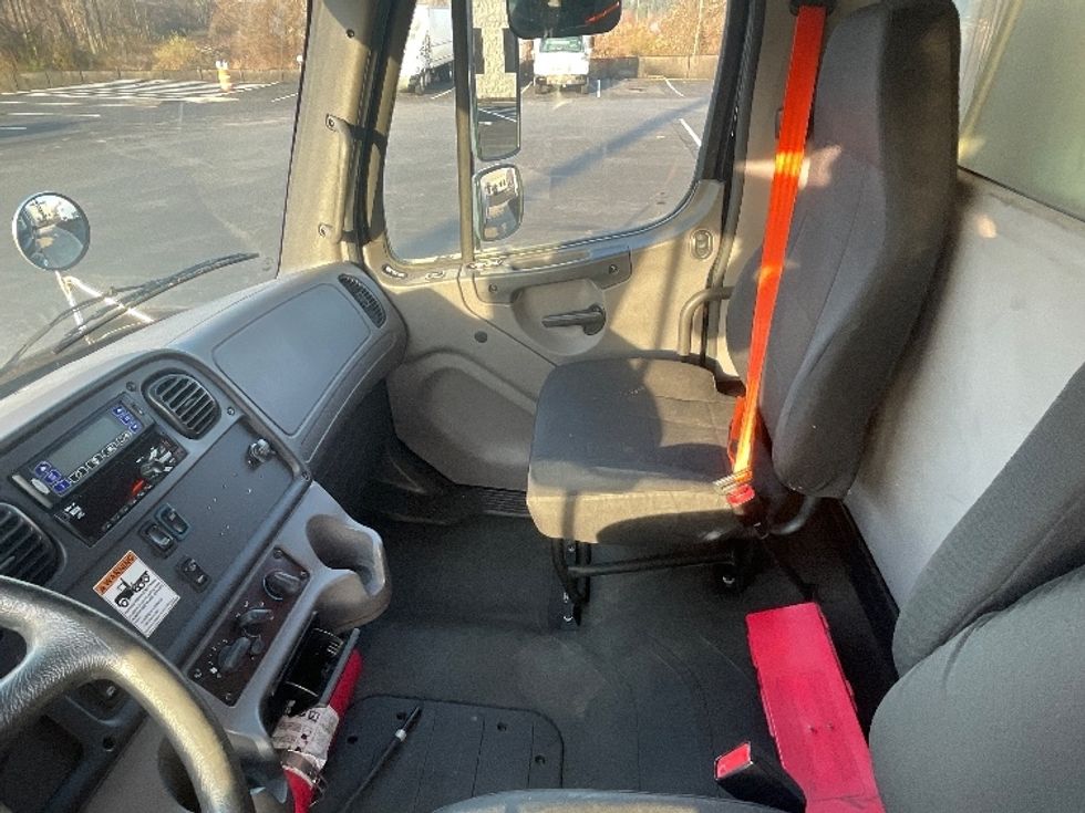 Refrigerated Truck-Light and Medium Duty Trucks-Freightliner-2019-M2-Concord-NC-143,829\n\t\tmiles-$ 48,250 - Image 18